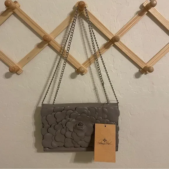 NWT Patricia Nash Petals Leather Crossbody Stone Grey - Picture 3 of 11